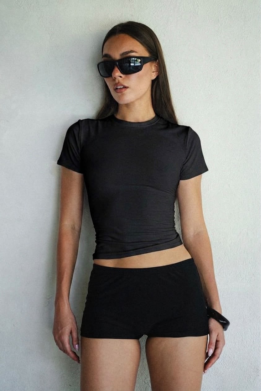 TEE-SHIRT COL ROND MANCHES COURTES CROP SARI MATA#COLOR_NOIR
